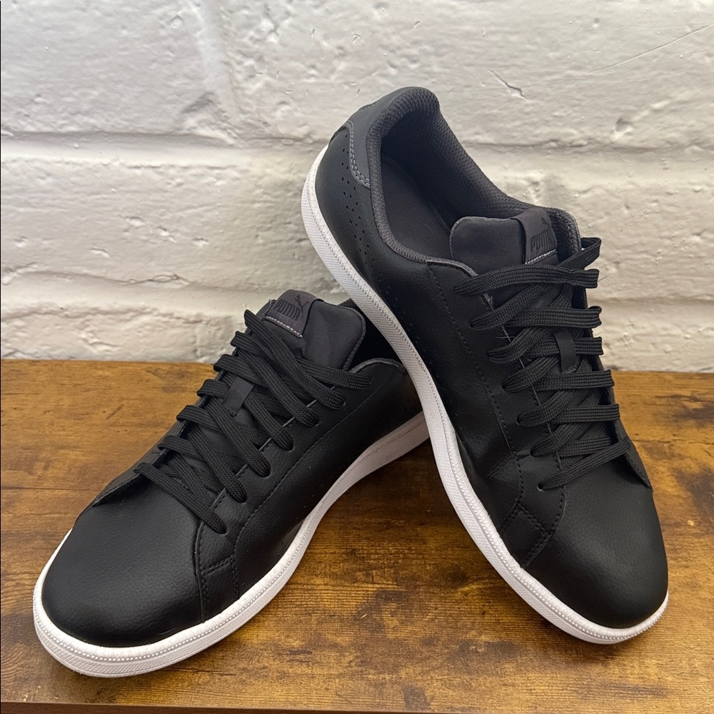 Puma Smash Perforated Sneakers 
 ( size 11) - Picture 3 of 15